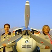 Chili - Deux aviatrices seniors récompensées pour leur traversée de l'Atlantique en avion Chili - Deux aviatrices seniors récompensées pour leur traversée de l'Atlantique en avion