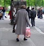 Les seniors de plus de 55 ans dépensent 40% de leurs revenus dans l’alimentation Les seniors de plus de 55 ans dépensent 40% de leurs revenus dans l’alimentation