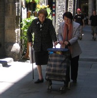 En Catalogne, plus de 8.000 seniors vivent dans des appartements en ruine En Catalogne, plus de 8.000 seniors vivent dans des appartements en ruine