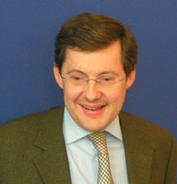 Philippe Bas, ministre de la Famille et des personnes âgées Philippe Bas, ministre de la Famille et des personnes âgées
