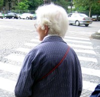 Une octogénaire est verbalisée pour avoir traversé trop lentement... Une octogénaire est verbalisée pour avoir traversé trop lentement...