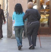 Une grande majorité des Français est pour le maintien à domicile des personnes âgées Une grande majorité des Français est pour le maintien à domicile des personnes âgées