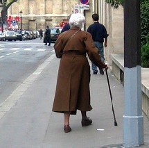 Une hormone présente dans le sang des centenaires pourrait expliquer leur longévité Une hormone présente dans le sang des centenaires pourrait expliquer leur longévité