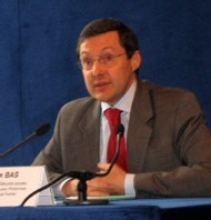 Les détails du Plan Solidarité Grand Âge ont été présentés hier par Philippe Bas Les détails du Plan Solidarité Grand Âge ont été présentés hier par Philippe Bas