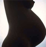 Une femme britannique accouche de son 4ème enfant à l'âge de 62 ans Une femme britannique accouche de son 4ème enfant à l'âge de 62 ans