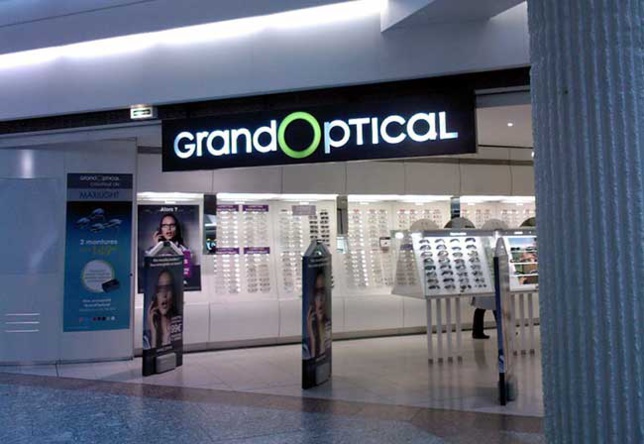 GrandOptical propose des réductions en fonction de l’âge du client : 53 ans = - 53% GrandOptical propose des réductions en fonction de l’âge du client : 53 ans = - 53%