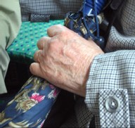 Les patients Alzheimer ressentent la douleur aussi fortement que les personnes en bonne santé Les patients Alzheimer ressentent la douleur aussi fortement que les personnes en bonne santé