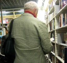 Les seniors et les baby-boomers sont de gros consommateurs de musique et achètent en ligne Les seniors et les baby-boomers sont de gros consommateurs de musique et achètent en ligne