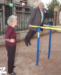 Rester en forme grâce aux Body Boomers, des appareils de fitness de plein air pour seniors Rester en forme grâce aux Body Boomers, des appareils de fitness de plein air pour seniors