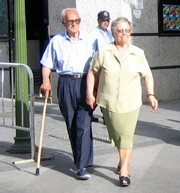 Espérance de vie des 'grands seniors' : les femmes et les diplômés vivent plus longtemps Espérance de vie des 'grands seniors' : les femmes et les diplômés vivent plus longtemps