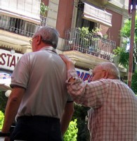 Les quinquas et plus doivent s’occuper de leurs parents âgés… Et ce n’est pas toujours facile Les quinquas et plus doivent s’occuper de leurs parents âgés… Et ce n’est pas toujours facile