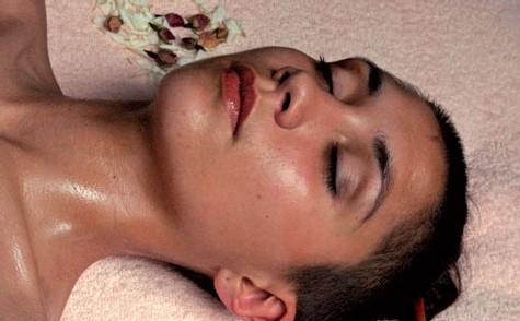 Le centre Mélusine de La Roche Posay lance un concept unique en France pour lutter contre le vieillissement de la peau. Le centre Mélusine de La Roche Posay lance un concept unique en France pour lutter contre le vieillissement de la peau.