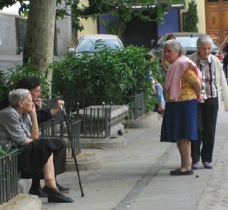Eté 2007 : la Fondation de France se mobilise pour combattre l’isolement des seniors Eté 2007 : la Fondation de France se mobilise pour combattre l’isolement des seniors