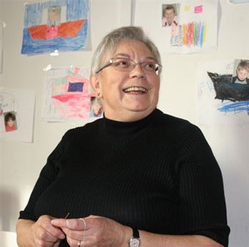 Netgranny : une quinzaine de mamies suisses tricotent des chaussettes à la demande Netgranny : une quinzaine de mamies suisses tricotent des chaussettes à la demande
