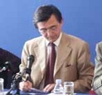 France - Alzheimer, le ministre de la Santé a présenté hier son plan de lutte contre la maladie France - Alzheimer, le ministre de la Santé a présenté hier son plan de lutte contre la maladie