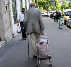 Les hommes âgés : sujets à risque en matière de malnutrition… par manque de connaissances et pratiques culinaires Les hommes âgés : sujets à risque en matière de malnutrition… par manque de connaissances et pratiques culinaires