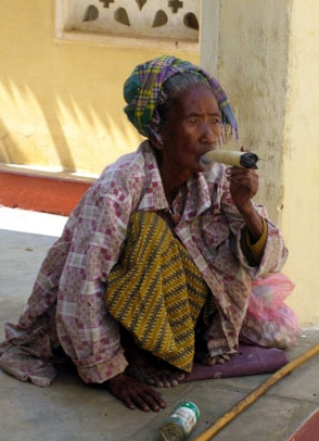 Myanmar : des seniors en difficulté après le passage du cyclone Nargis