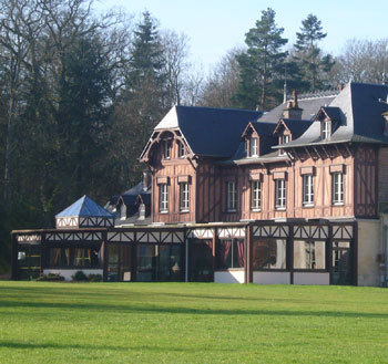 Normandie : les seniors ont la cote avec Châteaux & Manoirs