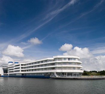 Relaxation manuelle ou massage essentiel avec Chantal Le Loc’h du Miramar Crouesty Relaxation manuelle ou massage essentiel avec Chantal Le Loc’h du Miramar Crouesty