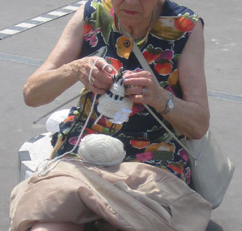 Quand le tricot et la couture viennent au secours des mémoires défaillantes ! Quand le tricot et la couture viennent au secours des mémoires défaillantes !