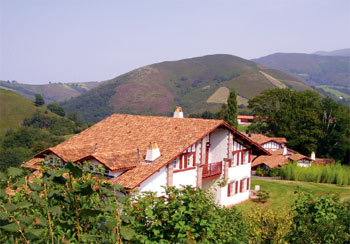 L’Ostapé ou la tradition culinaire basque revisitée « l’ombre de la feuille de chêne » L’Ostapé ou la tradition culinaire basque revisitée « l’ombre de la feuille de chêne »