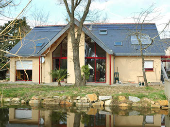 Pays de Loire : des seniors se font construire une maison bio, durable et accessible