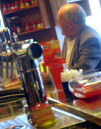 Alzheimer : deux verres par jour pour réduire les risques Alzheimer : deux verres par jour pour réduire les risques