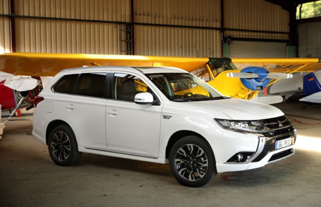 Outlander PHEV Mitsubishi Outlander PHEV Mitsubishi