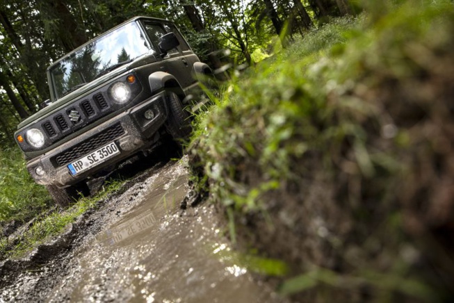 Suzuki Jimny 1.5l 4WD : le jouet de l'année et surtout, ne l'appelez pas SUV !