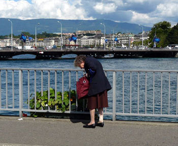 Suisse : les aînés sont les personnes les plus menacées par la pauvreté (Forum Caritas à Berne)