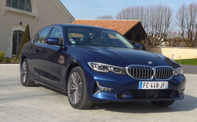 BMW Série 3 330 i