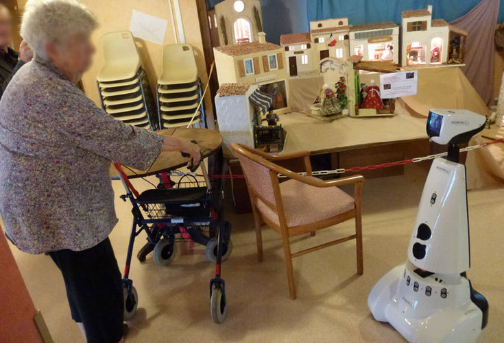 Un robot au Foyer du Romarin de Clapiers Un robot au Foyer du Romarin de Clapiers
