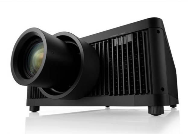Un projecteur Sony qui diffuse des images 4k avec une luminosité de 10000