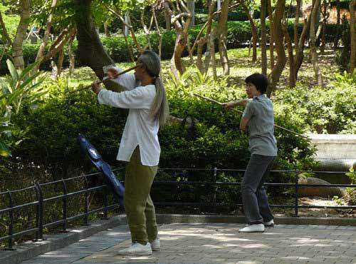 Le tai-chi réduit les chutes de personnes âgées Le tai-chi réduit les chutes de personnes âgées