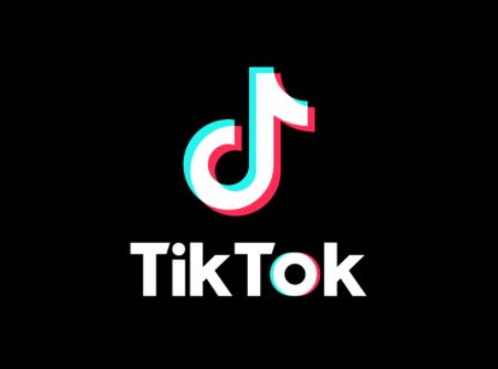 TikTok : une centenaire fait le buzz avec ses chansons