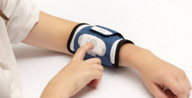 ANI Guardian : un bracelet bien-être pour Alzheimer