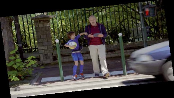 Assureurs Prévention : un spot intergénérationnel pour le prévention routière des piétions Assureurs Prévention : un spot intergénérationnel pour le prévention routière des piétions