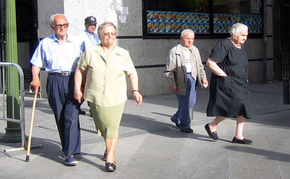 Aidant familial : trois-quarts des seniors doivent aider un parent âgé Aidant familial : trois-quarts des seniors doivent aider un parent âgé