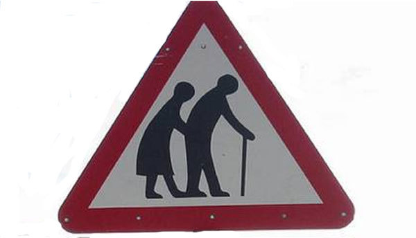 Attention : traversée de seniors... une nouvelle signalétique en Belgique Attention : traversée de seniors... une nouvelle signalétique en Belgique