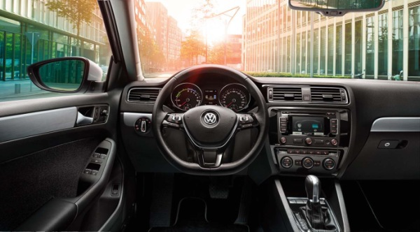 Volkswagen Jetta Hybrid : un modèle pratique qui reste méconnu