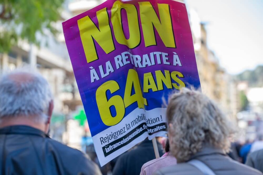 Retraité défilant contre la reforme des retraite en 2023 ©Shutterstock Retraité défilant contre la reforme des retraite en 2023 ©Shutterstock