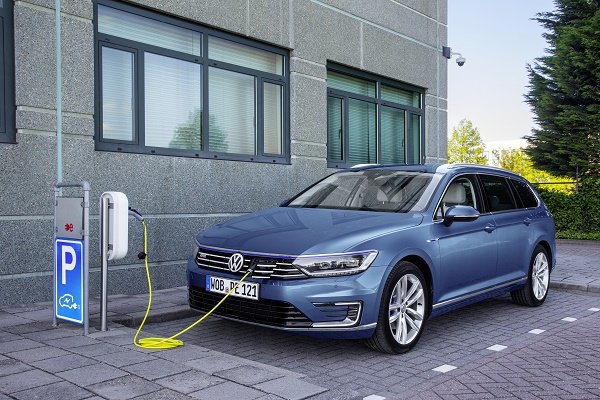 Volkswagen Passat GTE : une Passat essence hybride moins chère qu'un Diesel