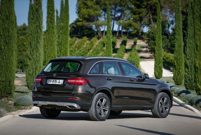 Vu d'arrière, le GLC reste harmonieux dans ses proportions