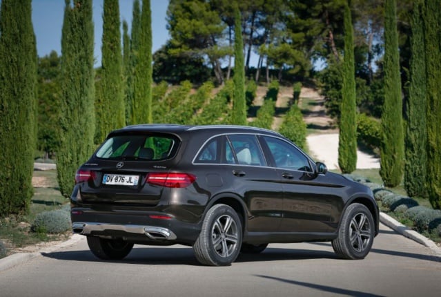 Vu d'arrière, le GLC reste harmonieux dans ses proportions Vu d'arrière, le GLC reste harmonieux dans ses proportions