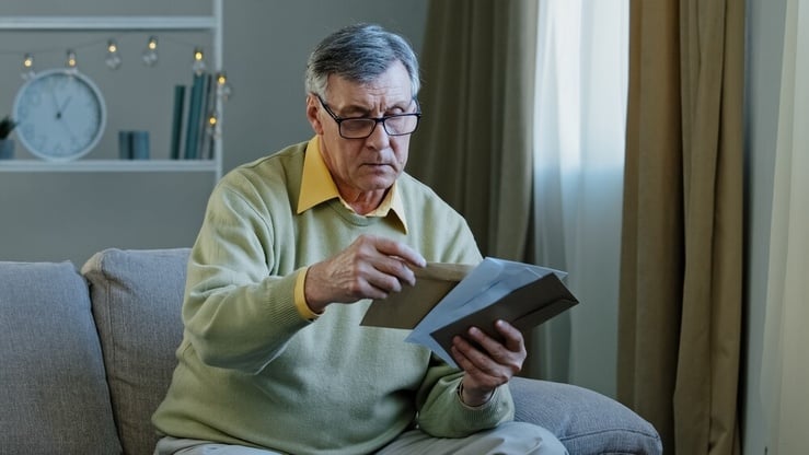 Avril 2025 : qu'est-ce qui change pour les seniors ? ©MAYA LAB/Shutterstock Avril 2025 : qu'est-ce qui change pour les seniors ? ©MAYA LAB/Shutterstock