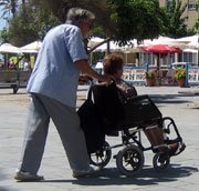 Handicap et vieillissement : des maisons accueillent les parents âgés d’enfants handicapés Handicap et vieillissement : des maisons accueillent les parents âgés d’enfants handicapés