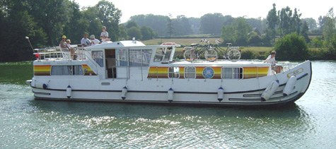 Tourisme fluvial sans permis : une très belle manière de découvrir l’Anjou au printemps Tourisme fluvial sans permis : une très belle manière de découvrir l’Anjou au printemps