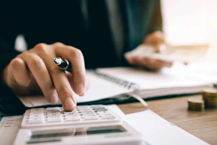 Nouvel abattement forfaitaire pour les retraités modestes : une réforme globalement redistributive