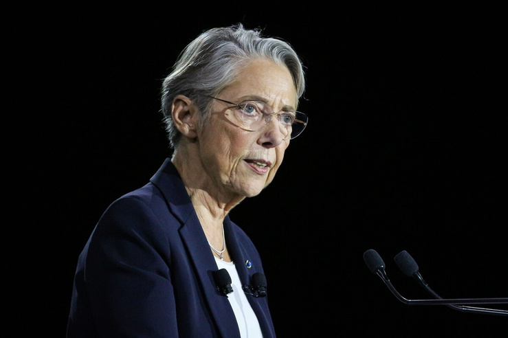 Paris, France, 23-11-2023 : Elisabeth Borne, Premier ministre lors de la clôture du 105e Congrès des maires de France© Antonin Albert/Shutterstock