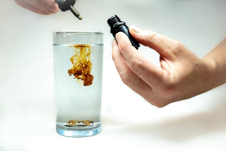 © Goutte de nitrate d'argent sous forme colloïdale ©samray/Shutterstock